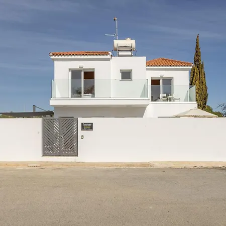 Antonieta Villa