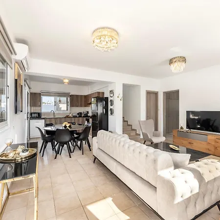 Antonieta * Agia Napa