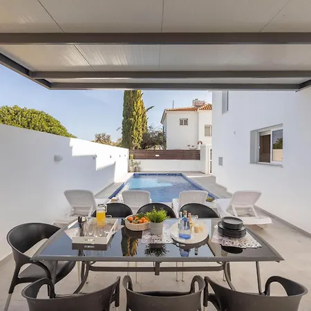 Antonieta Villa Ayia Napa