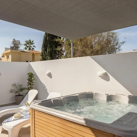 Antonieta * Ayia Napa