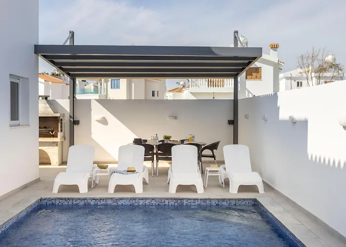 Antonieta * Ayia Napa