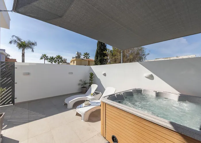 Antonieta * Ayia Napa