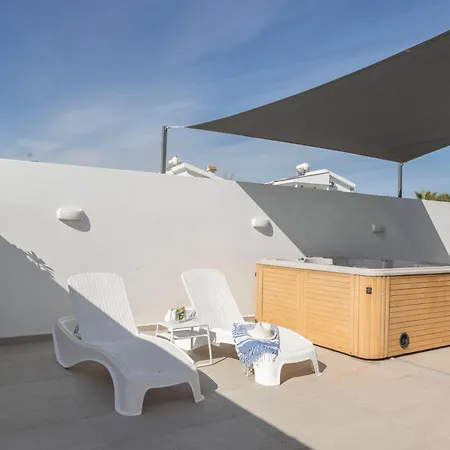 Antonieta * Ajia Napa